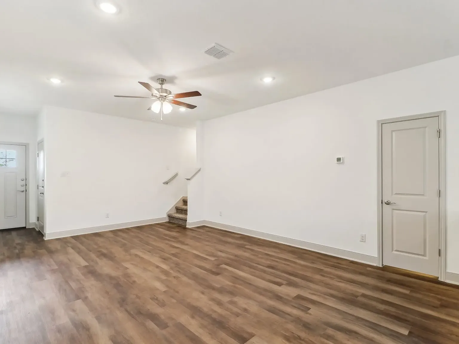 2 bed, 1100 sqft, $1,500 — Photo 3