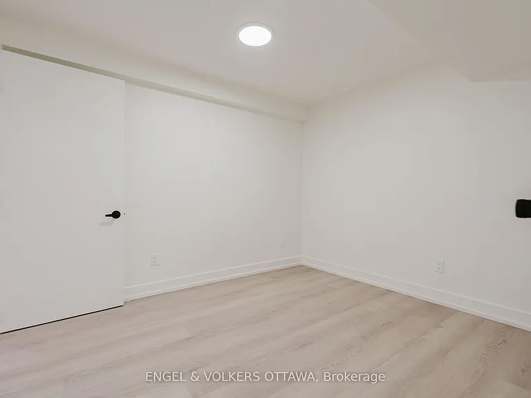 1040 Maitland Ave #B — Photo 12