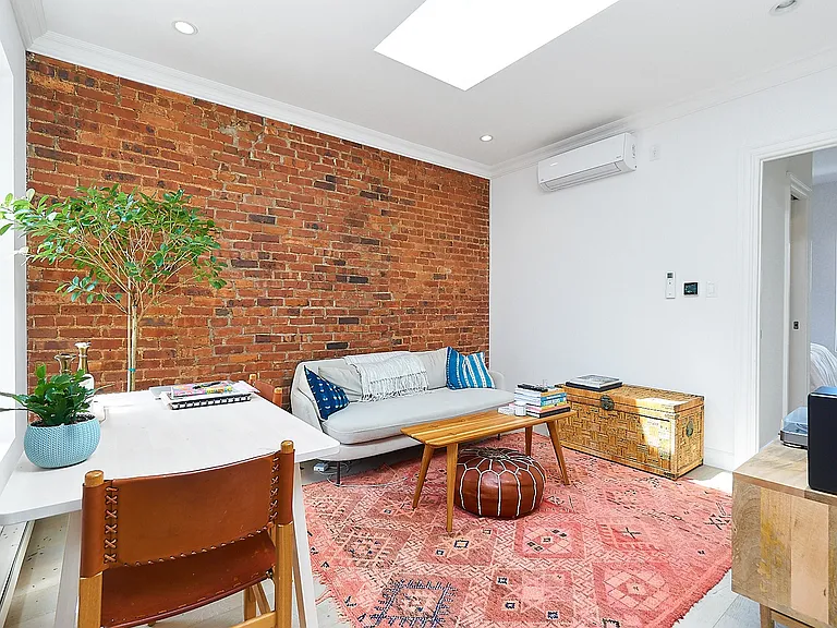 370 Baltic St #2R — Photo 3