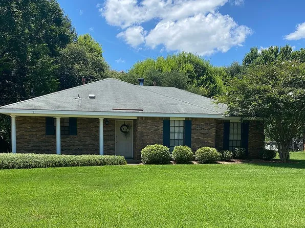 141 Thames Dr, Prattville, AL 36066