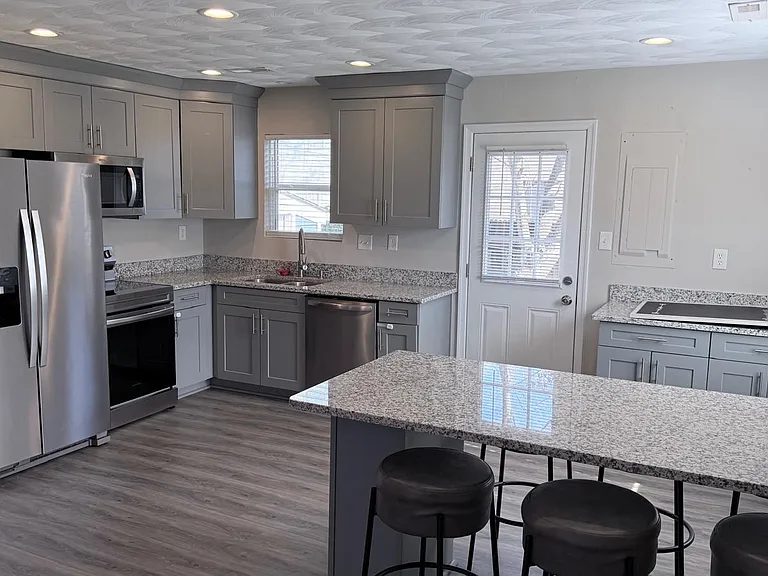 104 Butts Ln — Photo 4