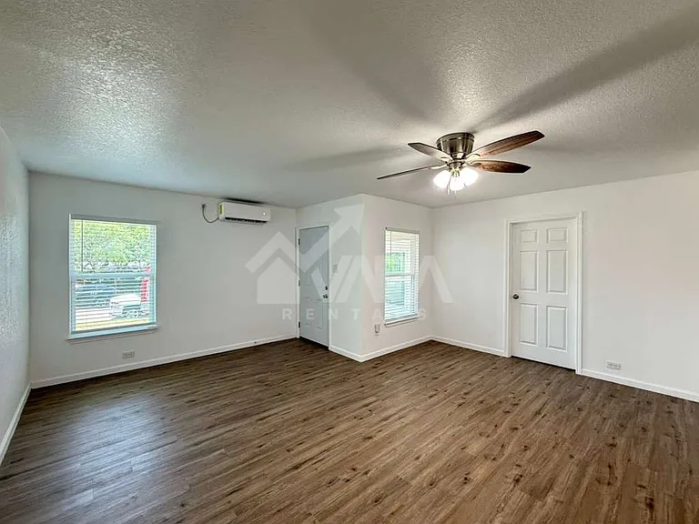 515 Blakeley Dr — Photo 8