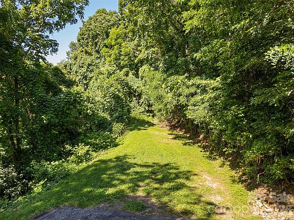 2nd image of Grandview Cliff Hts