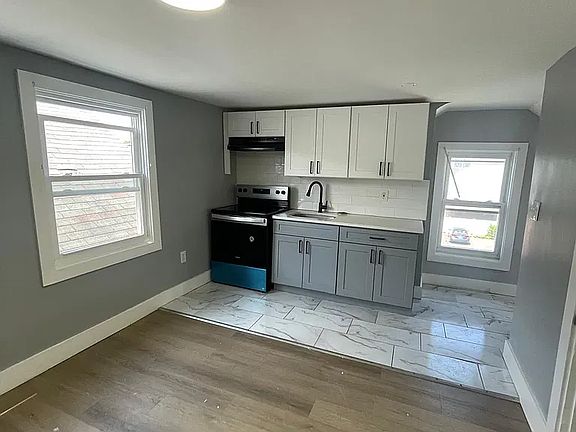 3rd image of 845 Garden St #B