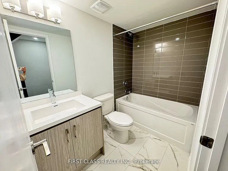 141 Honeycrisp Cres #Townhouse 194 — Photo 9