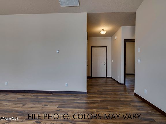 4th image of 1261 W Pickerel Ave