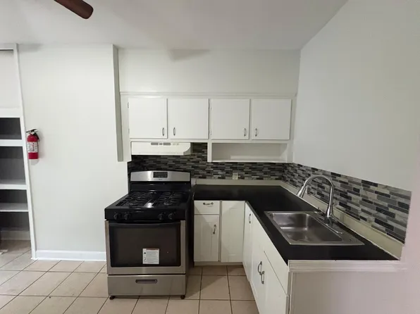 327 57th St #1E, West New York, NJ 07093