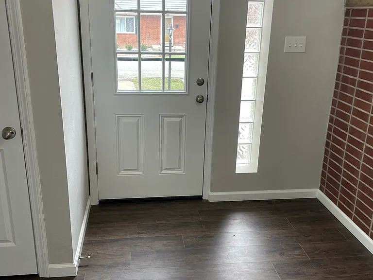 140 Peony Ave — Photo 10