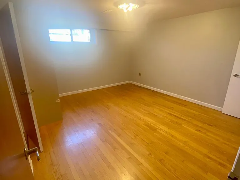 26 Cavotti Cres — Photo 4