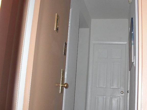 2nd image of 117 W 58th St APT 8b