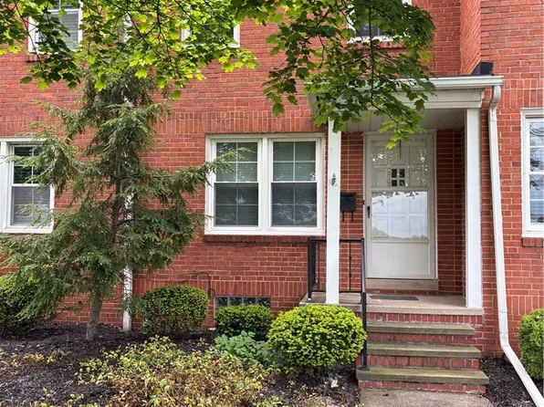2748 Wooster Rd, Rocky River, OH 44116
