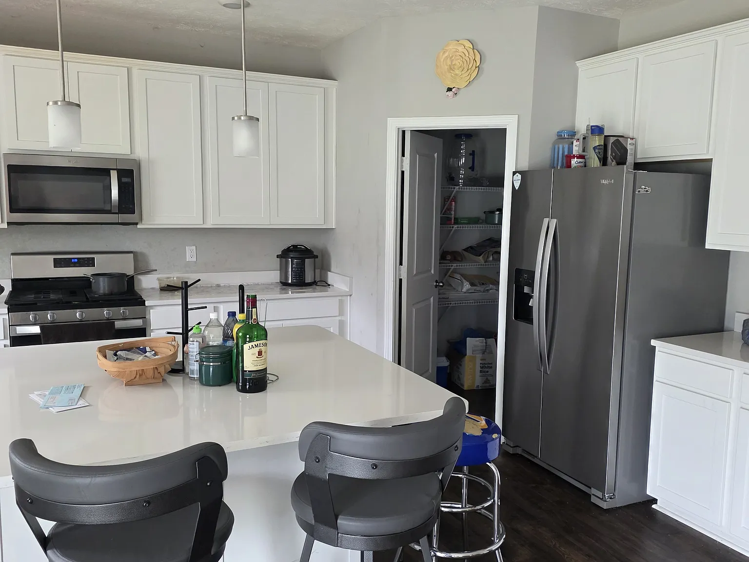 5 bed, 3474 sqft, $3,000 — Photo 1
