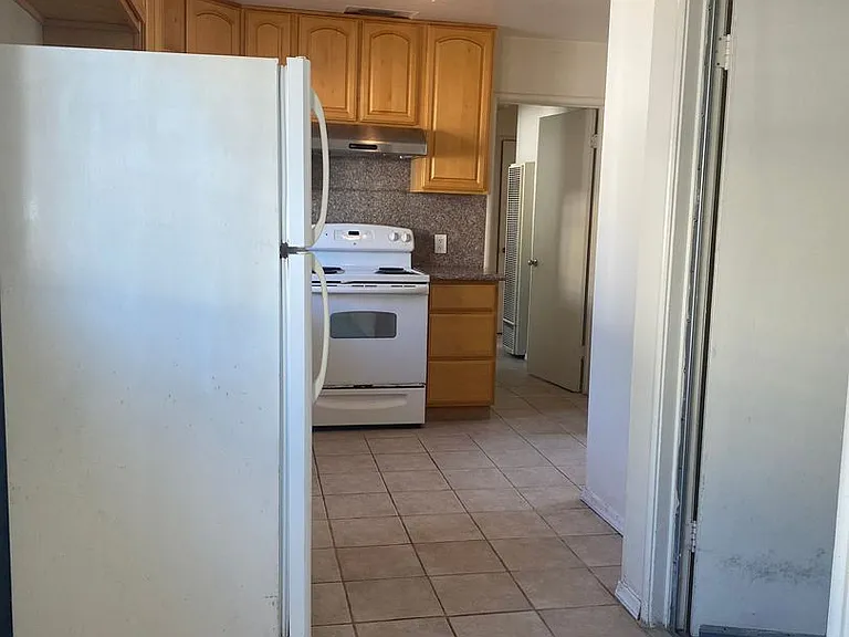 332 Pacific Ave — Photo 9