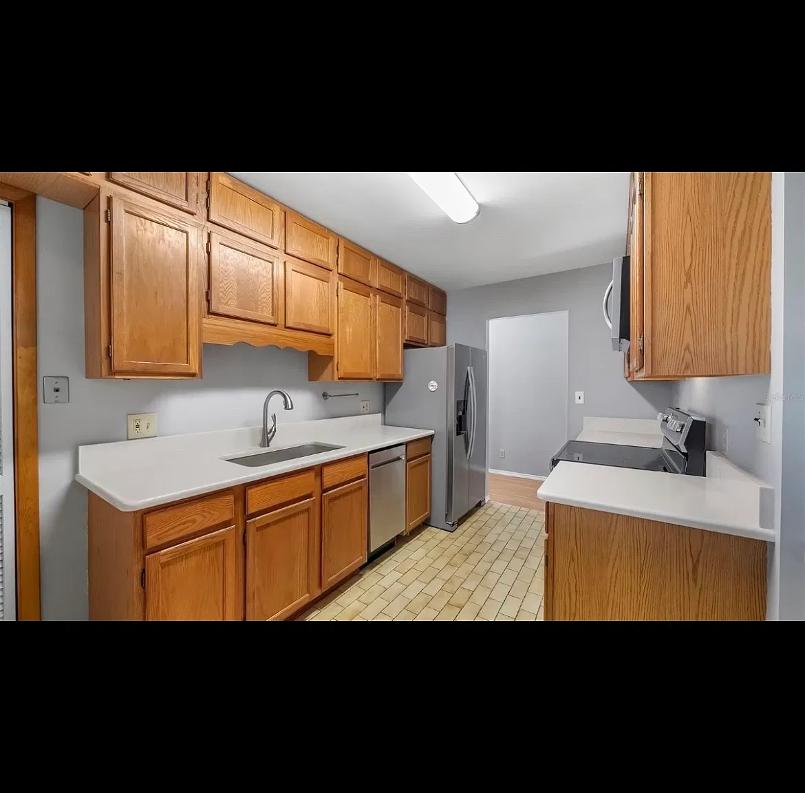 2 bed, 1093 sqft, $1,895 — Photo 4