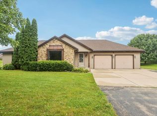 8896 S 51st St, Franklin, WI 53132