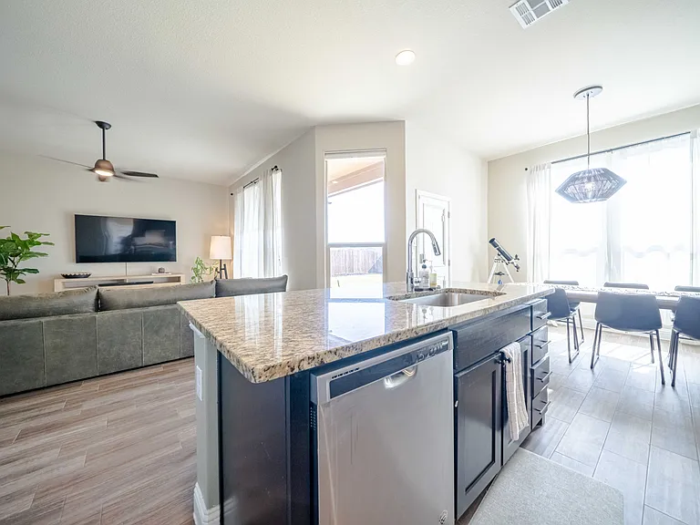 3623 Rolling Meadows Dr — Photo 15