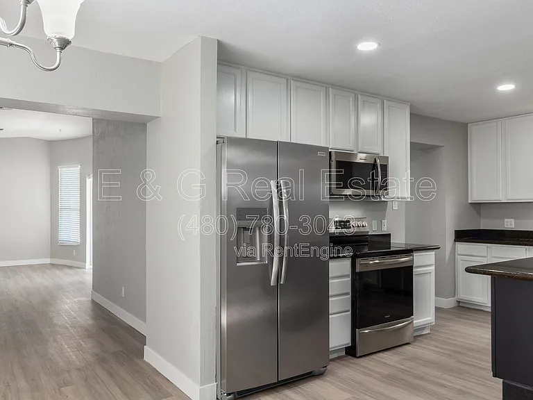 1332 N 71st St — Photo 14