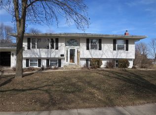 1940 Daleview Dr, Marion, IA 52302