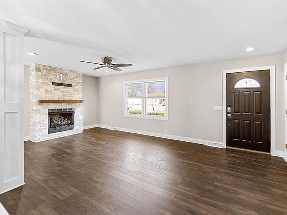 4th image of 2662 Daley St