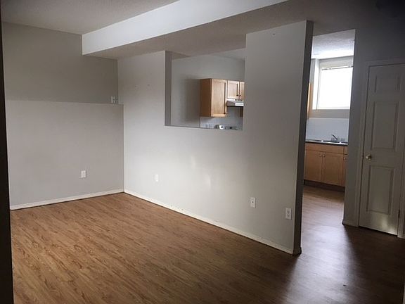 4th image of 4830 48th St