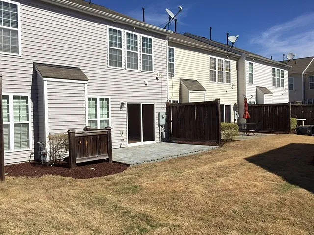1004 Corwith Dr — Photo 16
