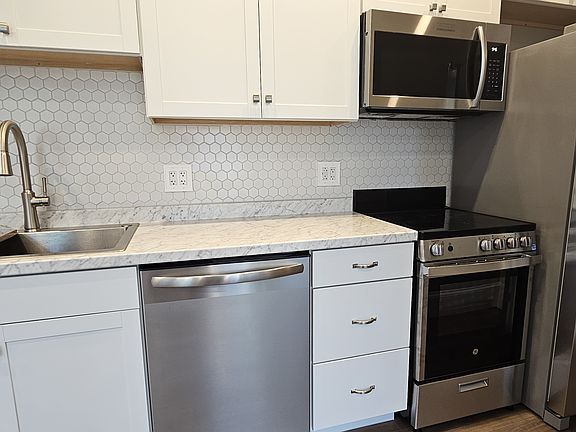4th image of 6 N Brunswick St #1
