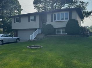 3050 Kimberly St, Portage, IN 46368