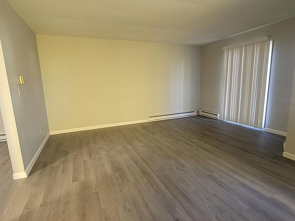 3rd image of 172 N Blaine Ave