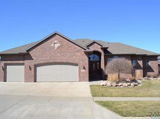 6205 S Mustang Cir, Sioux Falls, SD 57108