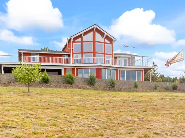 1803 NE Squire Dr, Madras, OR 97741