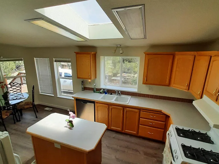 Mount Harvard Cir — Photo 15