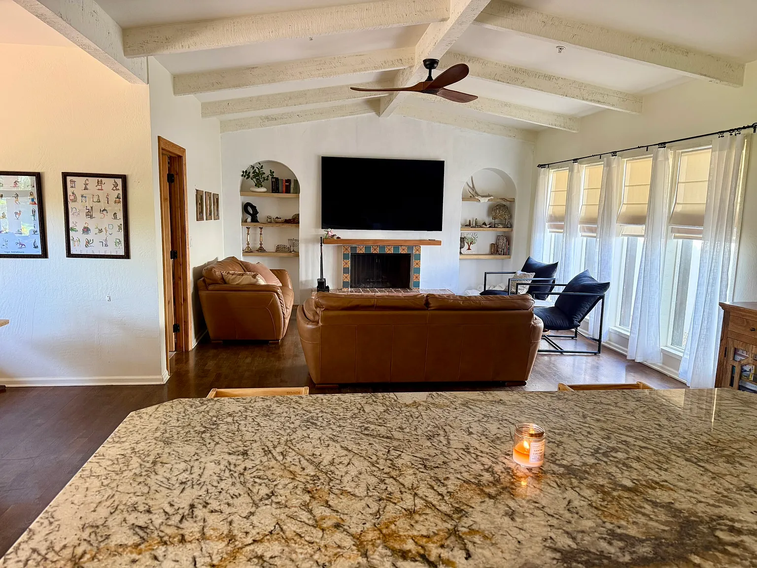 5 bed, 3212 sqft, $7,700 — Photo 3