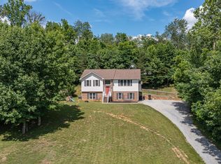 90 Stone Coal Rd, Troutville, VA 24175