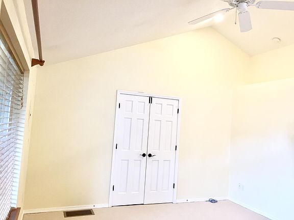 4th image of 15964 SE Mary Ann Ln