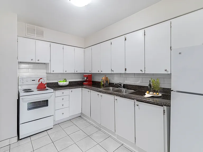 5521 Drummond Rd — Photo 10