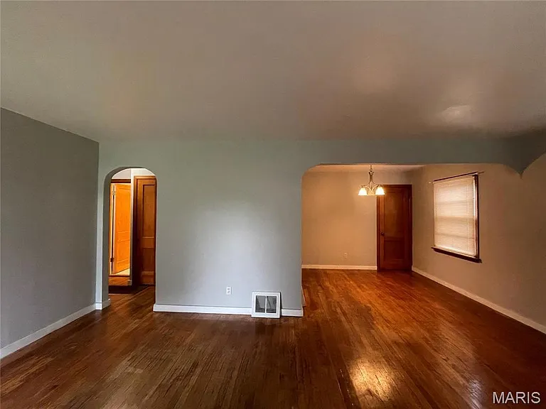 10745 Saint Xavier Ln — Photo 2