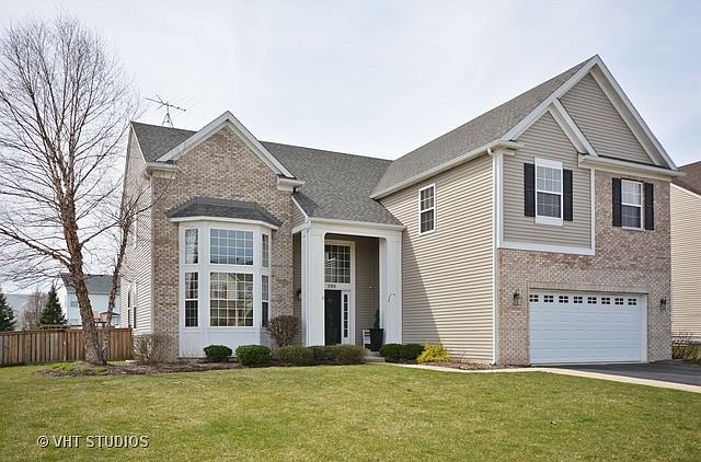 1st image of 590 Chesterfield Ln