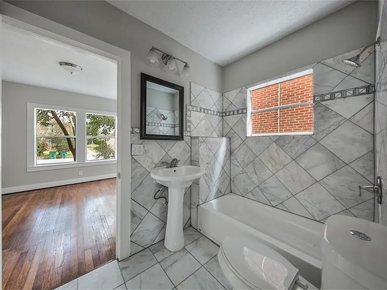 Downstairs shared bathroom