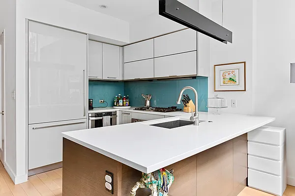 Sold by Compass | media 25