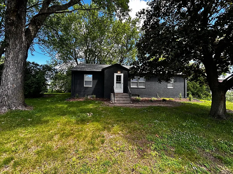 571 W County Rd E #W — Photo 1