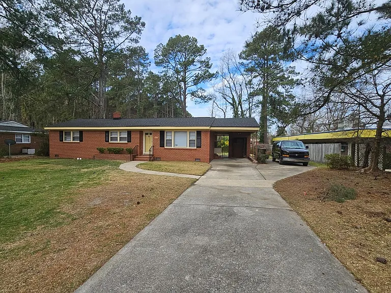 112 Timberlane Dr — Photo 1