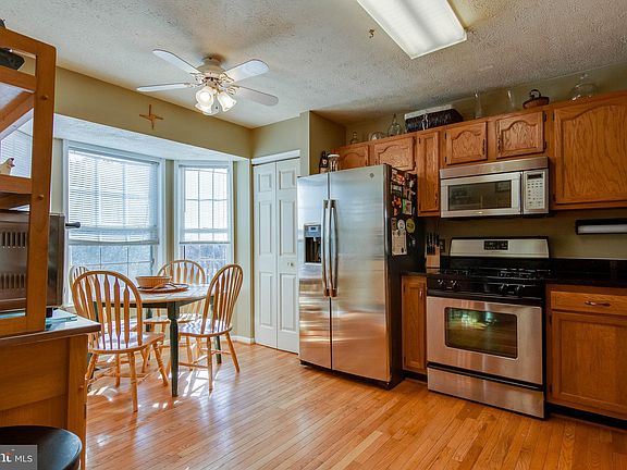 5th image of 309 Waters Cove Ct