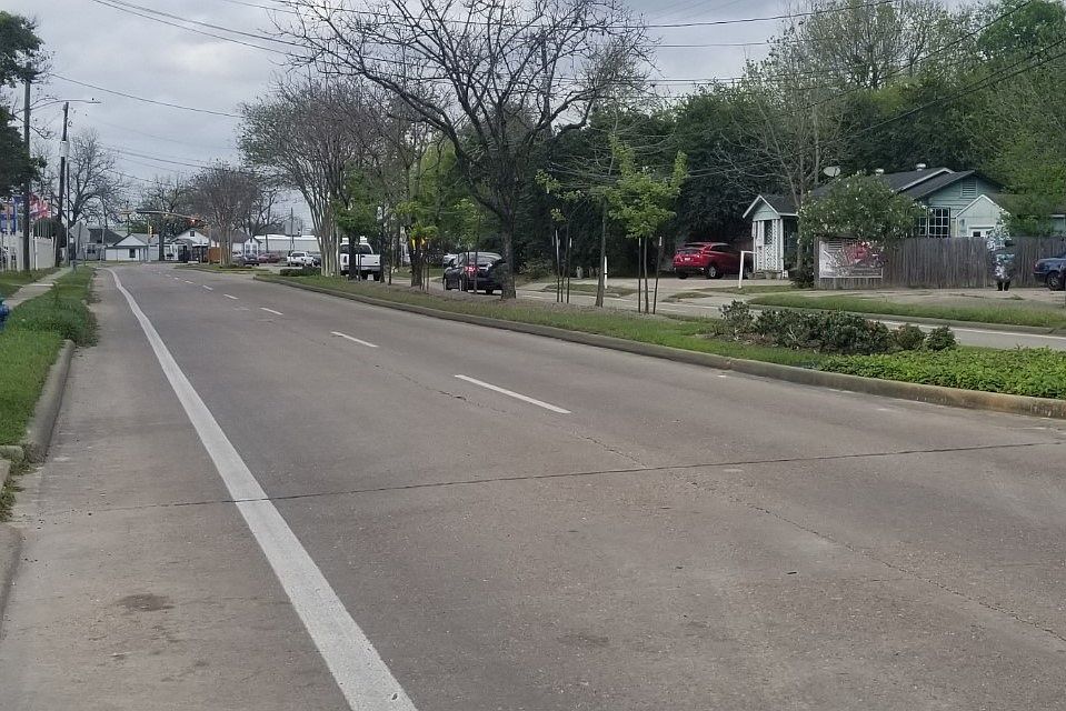 2nd image of 2074 Antoine Dr