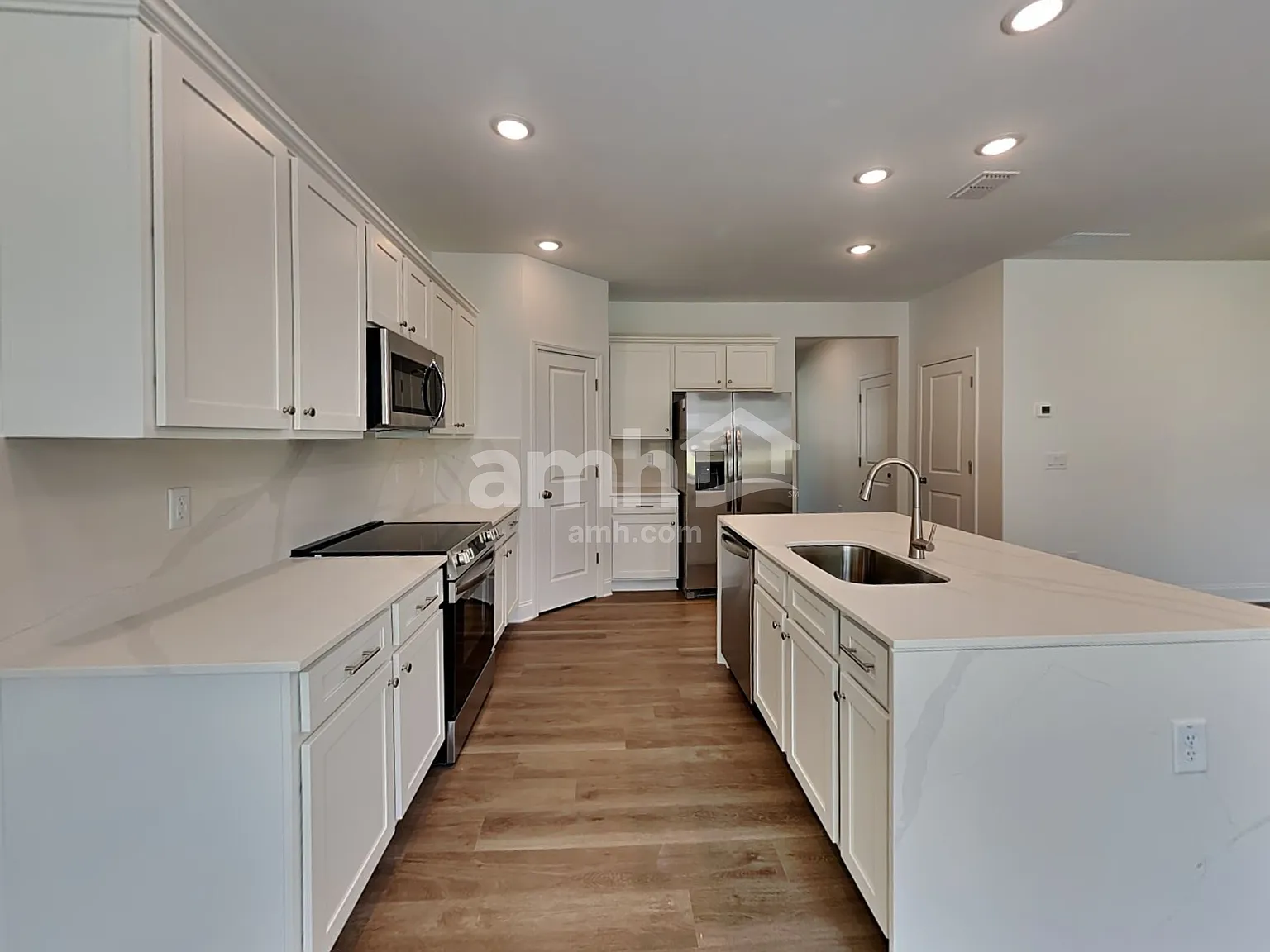 4 bed, 2.5 bath, 2297 sqft, $2,600 — Photo 4