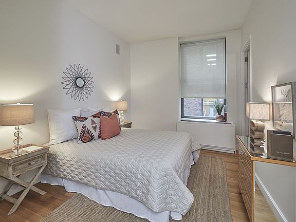 5th image of 240 Park Ave S APT 4C
