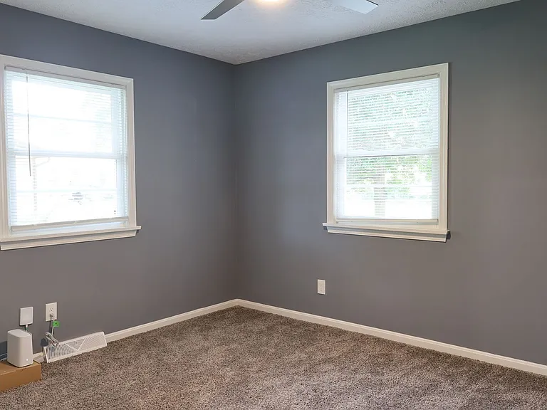 712 Plaza Dr — Photo 11