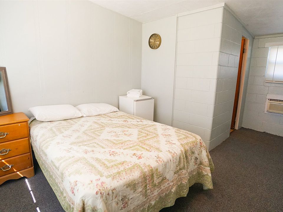 2nd image of 2875 NW Shafer Dr #20