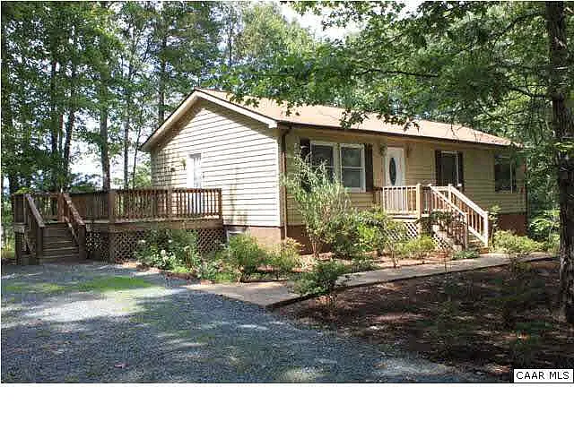 4620 Presidents Rd photo 1