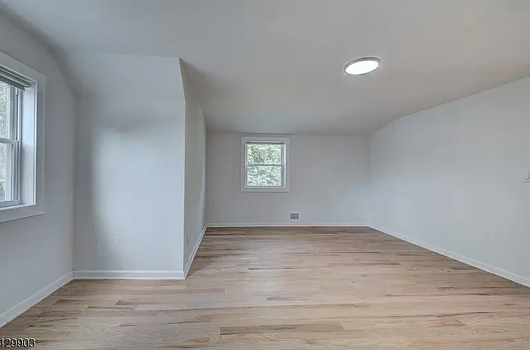 9 Park Dr — Photo 6