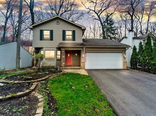 6950 Aeroview St, West Bloomfield, MI
